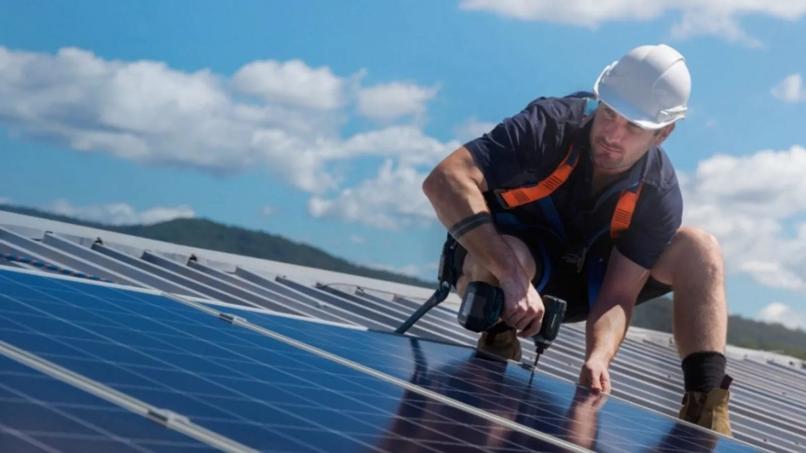 30 kW photovoltaic installation at a detached home